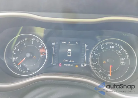 2018 Jeep Cherokee Latitude 4X4 из США, поврежденный, VIN 1C4PJMCB3JD501409